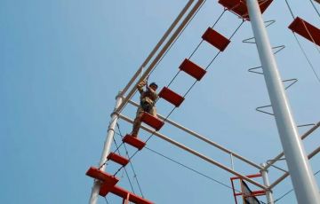  大型無(wú)動(dòng)力游樂(lè)設(shè)施包含了哪些種類，來(lái)了解一下吧！