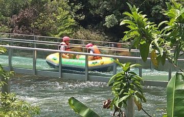 玻璃水滑道安全嗎？玻璃水滑道施工要注意什么？