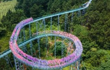 玻璃水滑道——一款網紅景區必備的游樂設施